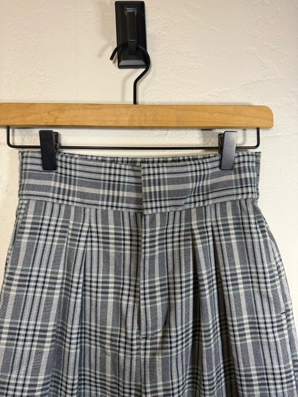Urban Outfitters Paige glen plaid pleated trousers Size XS